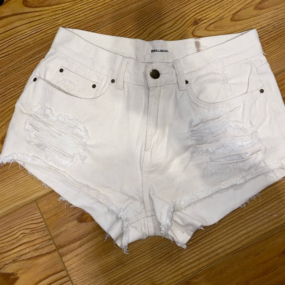Cream billabong jean shorts